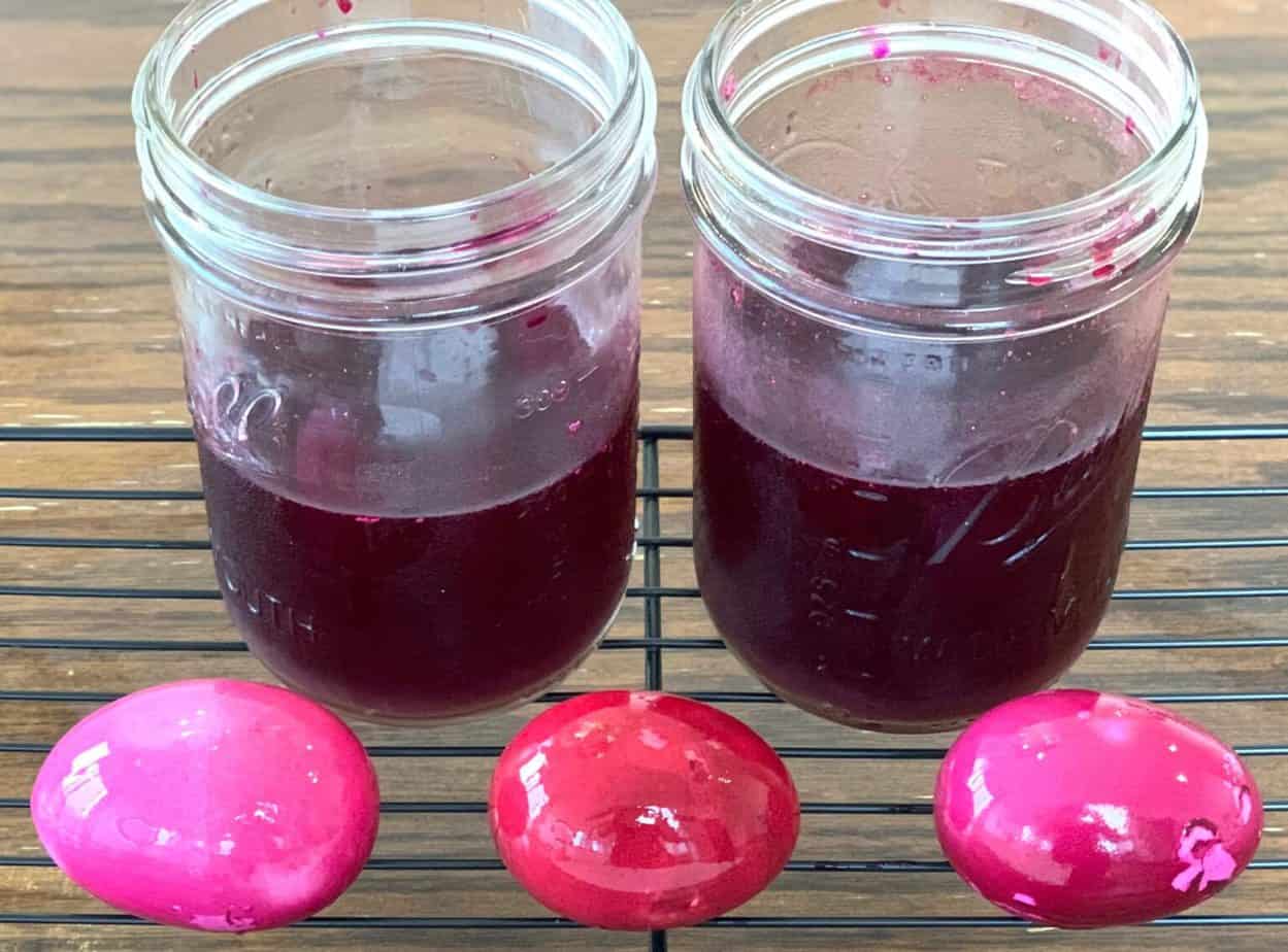 DIY Natural Easter Egg Dye {No food coloring} The From Scratch Farmhouse