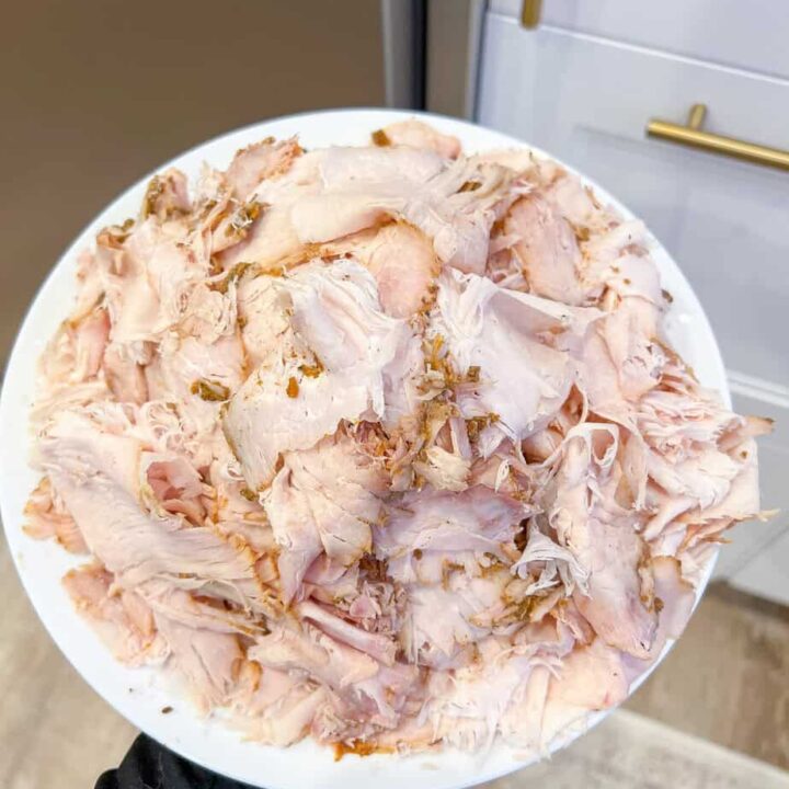 sliced turkey deli lunch meat