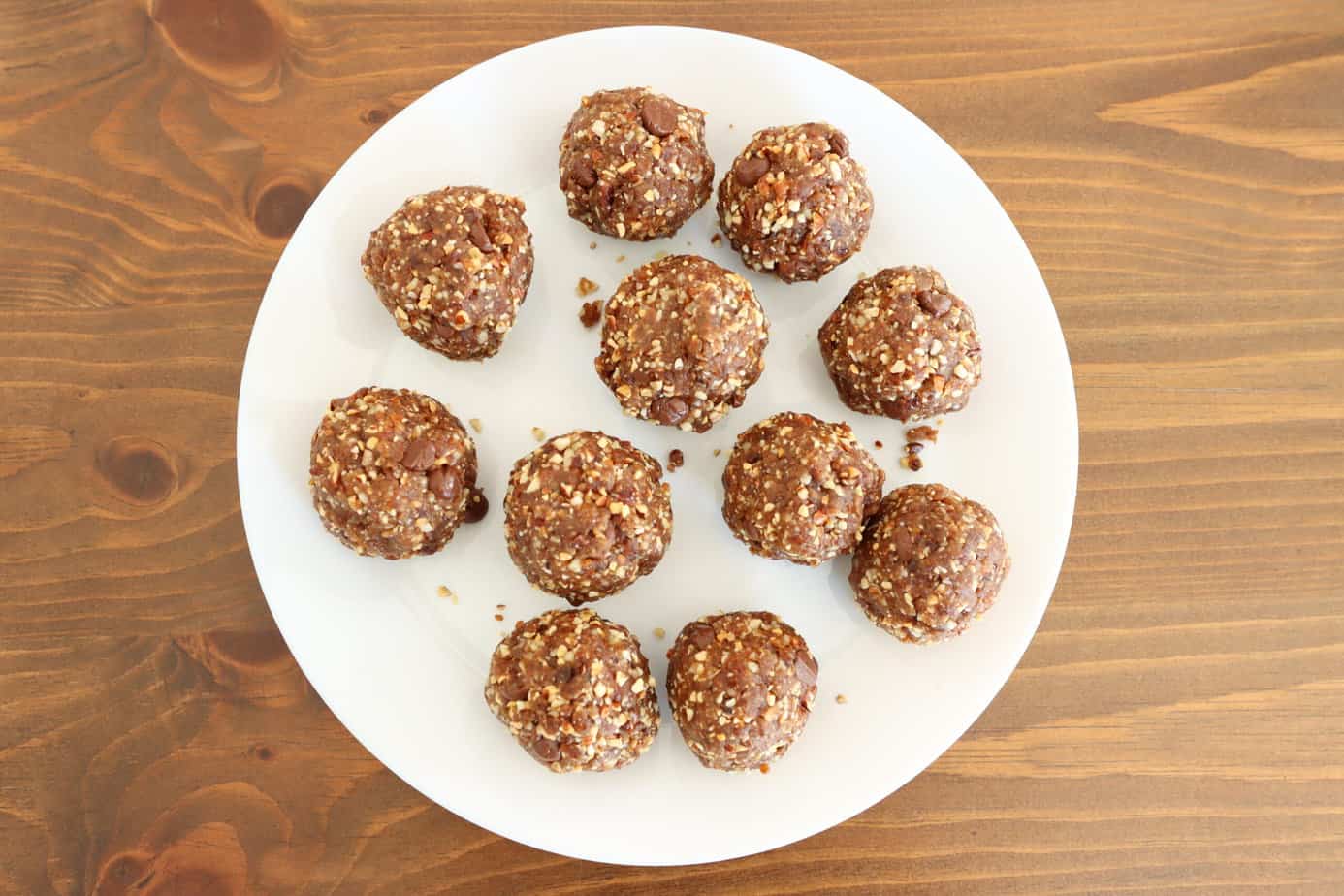 5-Min. Lara Balls {Copycat Larabar Recipe Made Easy}