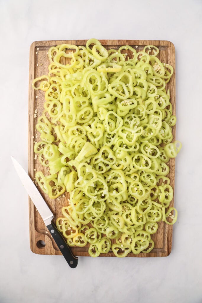 Thinly sliced banana peppers